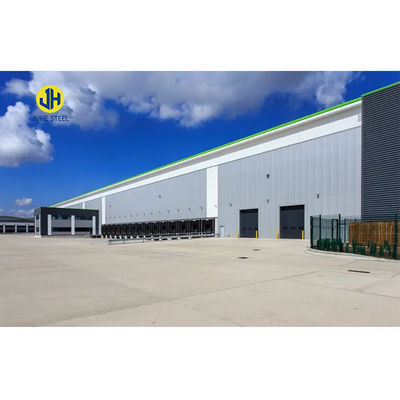Progettazione di edifici prefabbricati per officine per la costruzione di strutture in acciaio