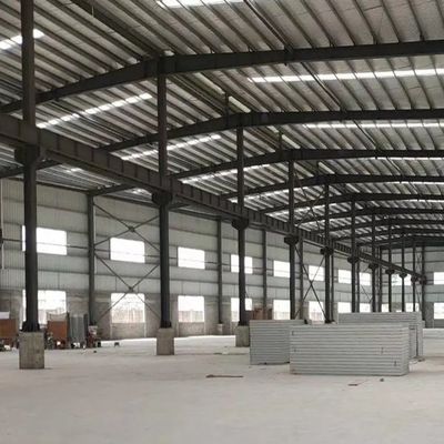Servizio di taglio delle strutture in acciaio prefabbricate per il deposito dei cavalli