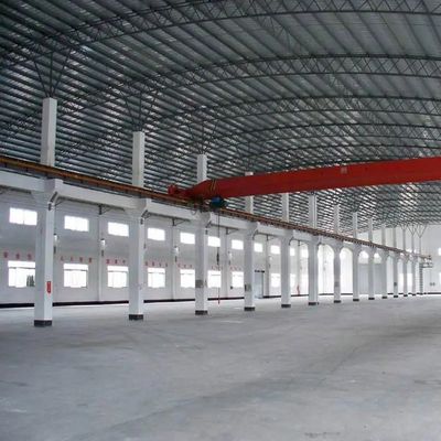 Servizio di taglio delle strutture in acciaio prefabbricate per il deposito dei cavalli