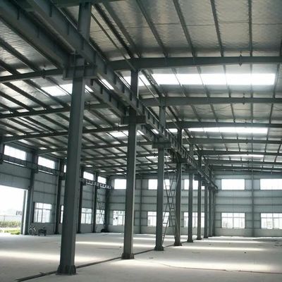 Servizio di taglio delle strutture in acciaio prefabbricate per il deposito dei cavalli