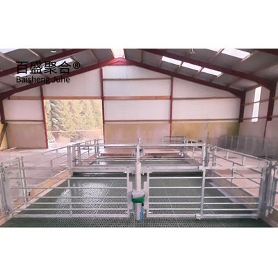 Struttura in acciaio galvanizzata a caldo Capannone per animali con colori personalizzati e standard ASTM