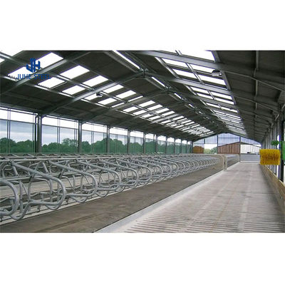 Tubo rotondo rivestito di plastica Cornice principale Rifugio prefabbricato per bestiame per bovini Cavalli pecore
